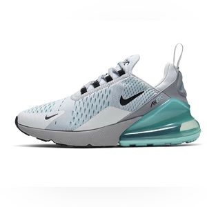 Great Condition Air max 270s big girl size 5 women’s size 6.5